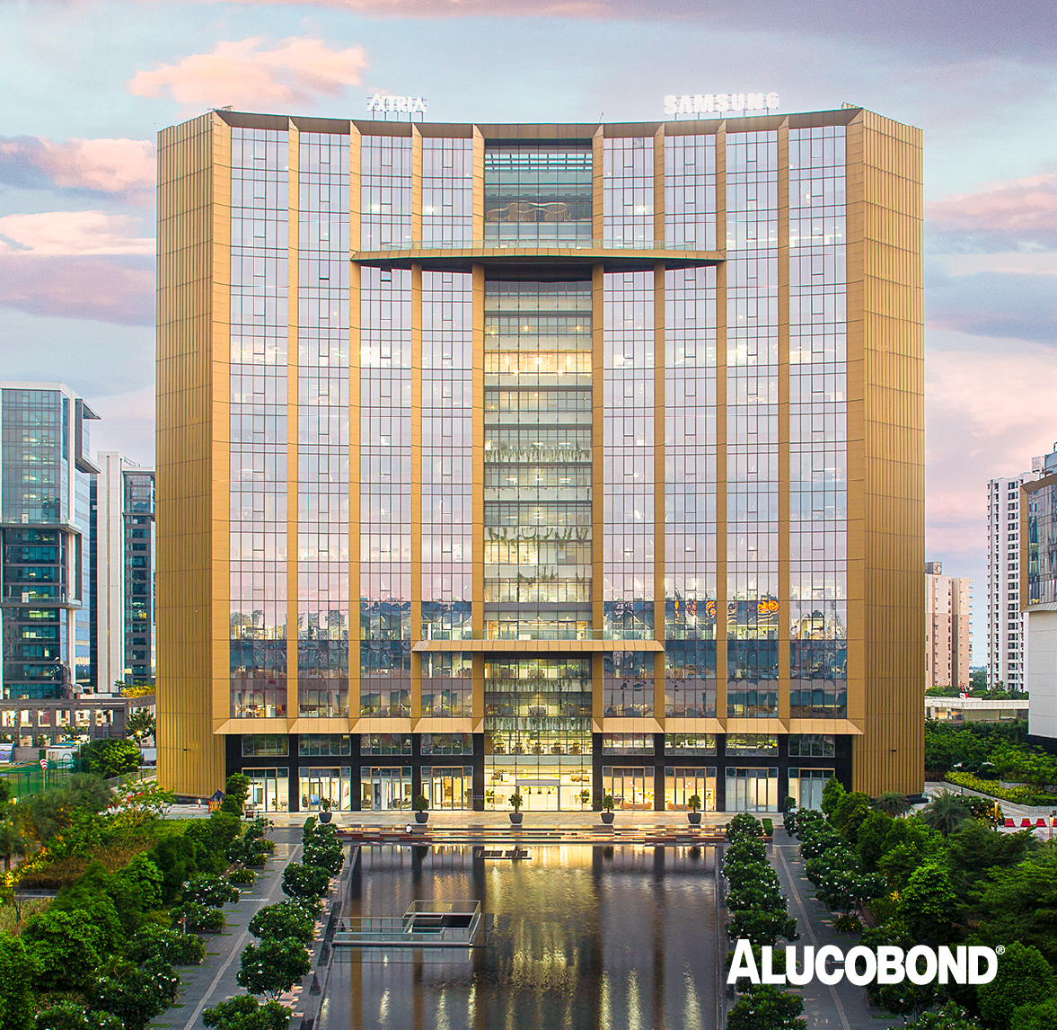 ACP sheets on a commercial building facade - ALUCOBOND